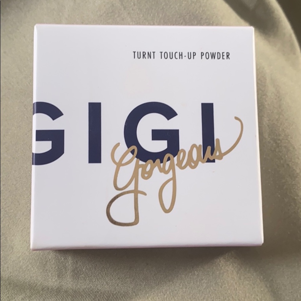 Gigi Gorgeous Turnt Touch Up Powder